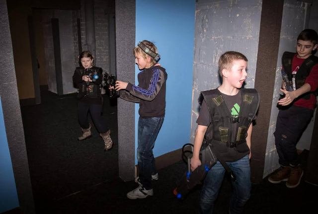 В Днепре устроили лазерные бои для детей военных (ФОТО) 1