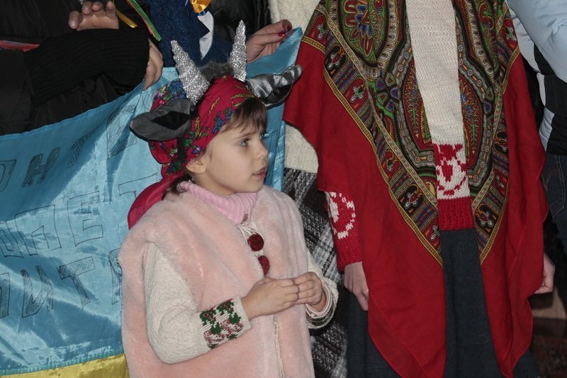 Бойцы АТО и волонтеры пели щедривки на вокзале (ФОТО, ВИДЕО) 6