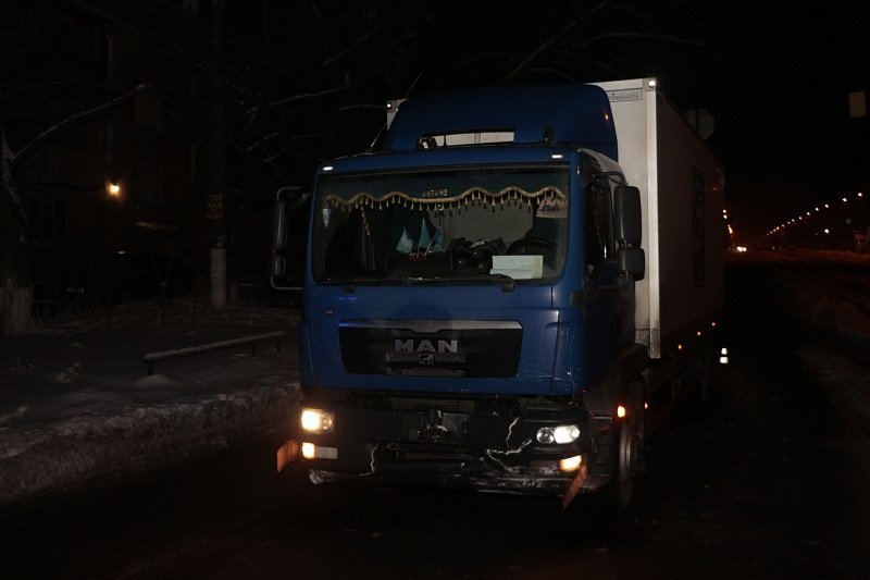 ДТП на Мазепы: грузовик въехал в такси (ФОТО) 1