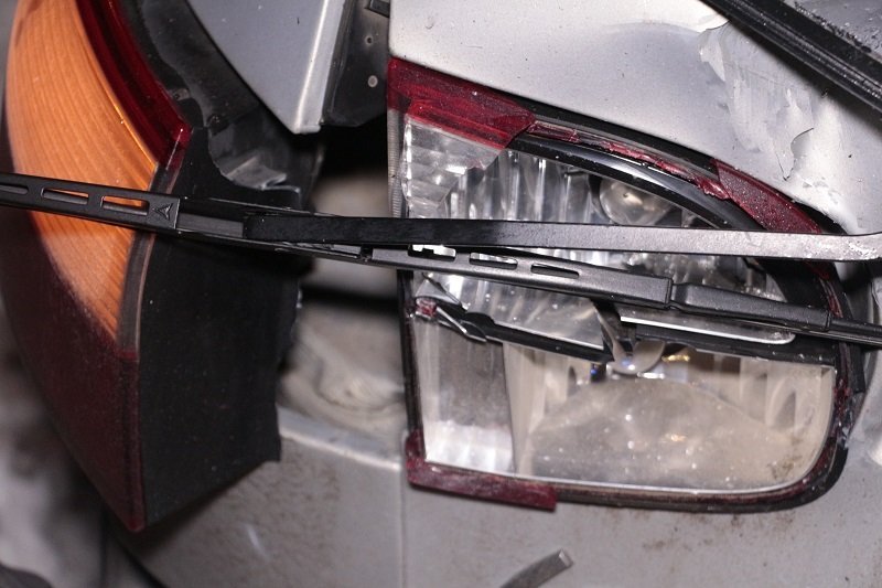 ДТП на Мазепы: грузовик въехал в такси (ФОТО) 4