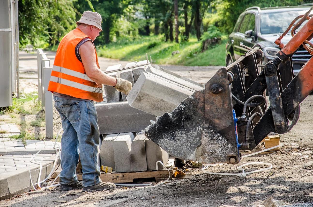 Юрий Голик: «Главная задача – за 2-3 года привести в порядок все дороги области» 3
