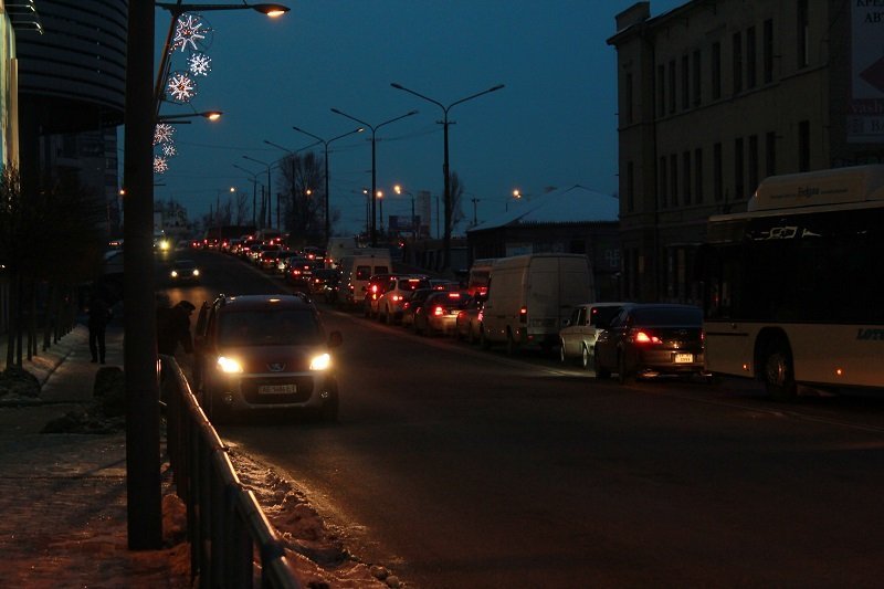 ДТП и пробки по Днепру: куда не стоит ехать автомобилистам (ФОТО, ОБНОВЛЯЕТСЯ) 1