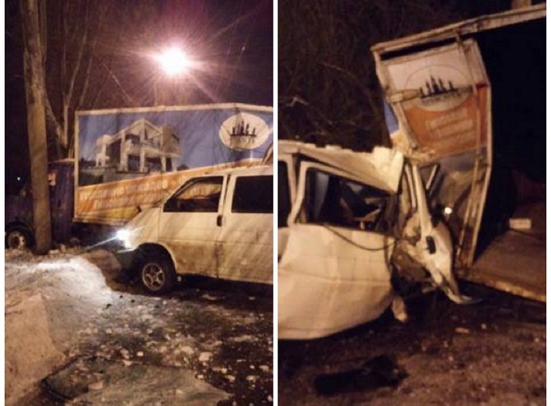 На Запорожском шоссе водитель Volkswagen влетел в газель и скрылся: есть пострадавшие (ФОТО) 2