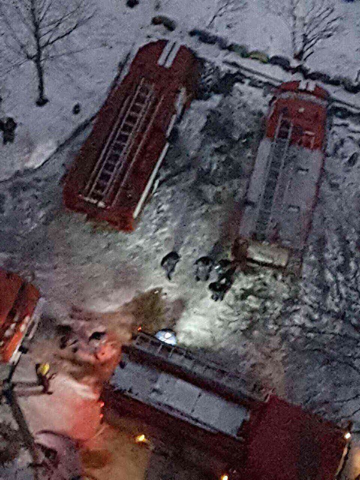 Сильный пожар на Коммунаре: горит квартира на 14-м этаже высотного дома, эвакуируют людей (ФОТО) 12