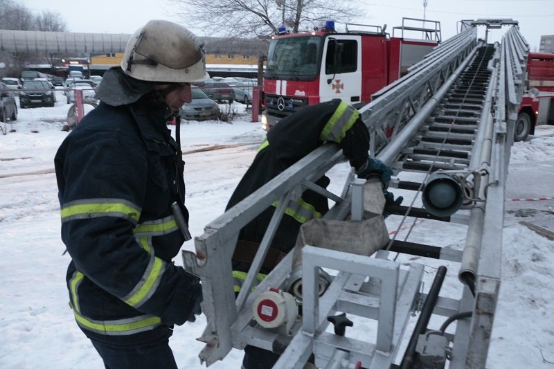 Пожар на Коммунаре: спасли 11 человек, новые подробности (ФОТО, ВИДЕО) 1