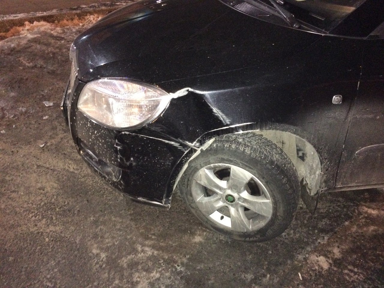 Авария на Победе: столкнулись два автомобиля (ФОТО) 2