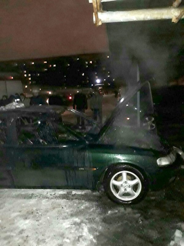 В Днепре загорелся очередной автомобиль (ФОТО) 1