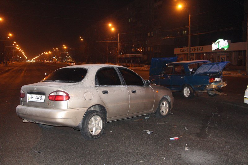 ДТП на Слобожанском проспекте: столкнулись Daewoo Lanos и ВАЗ, есть пострадавшие (ФОТО) 2