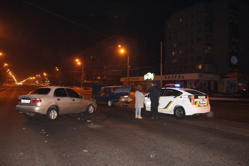 ДТП на Слобожанском проспекте: столкнулись Daewoo Lanos и ВАЗ, есть пострадавшие (ФОТО) 4