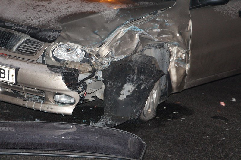 ДТП на Слобожанском проспекте: столкнулись Daewoo Lanos и ВАЗ, есть пострадавшие (ФОТО) 6