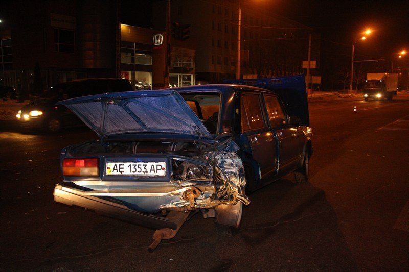 ДТП на Слобожанском проспекте: столкнулись Daewoo Lanos и ВАЗ, есть пострадавшие (ФОТО) 7