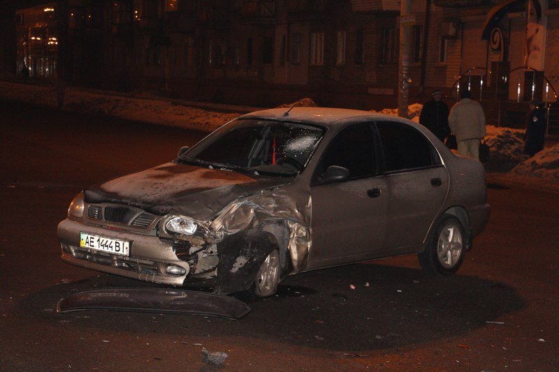 ДТП на Слобожанском проспекте: столкнулись Daewoo Lanos и ВАЗ, есть пострадавшие (ФОТО) 11
