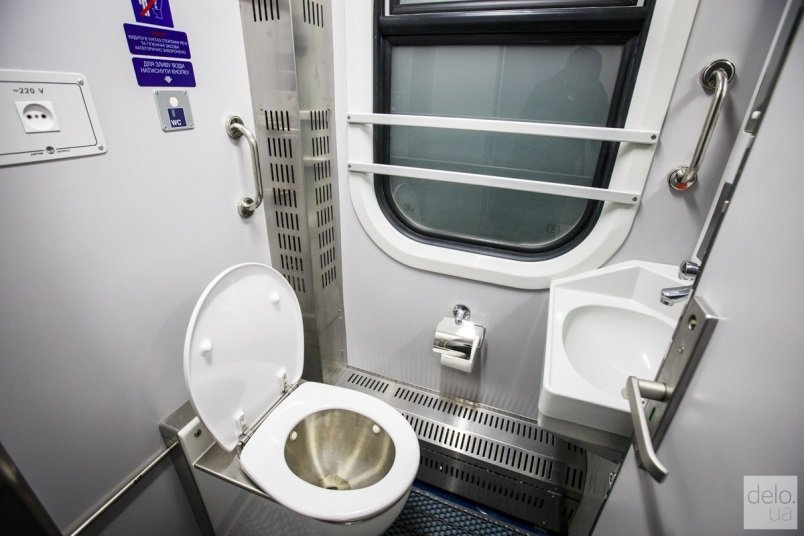 В Украине появился первый поезд с вагонами-трансформерами: как он выглядит (ФОТО) 13