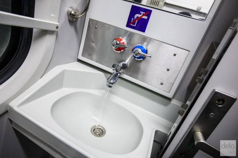 В Украине появился первый поезд с вагонами-трансформерами: как он выглядит (ФОТО) 14