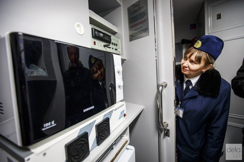 В Украине появился первый поезд с вагонами-трансформерами: как он выглядит (ФОТО) 22