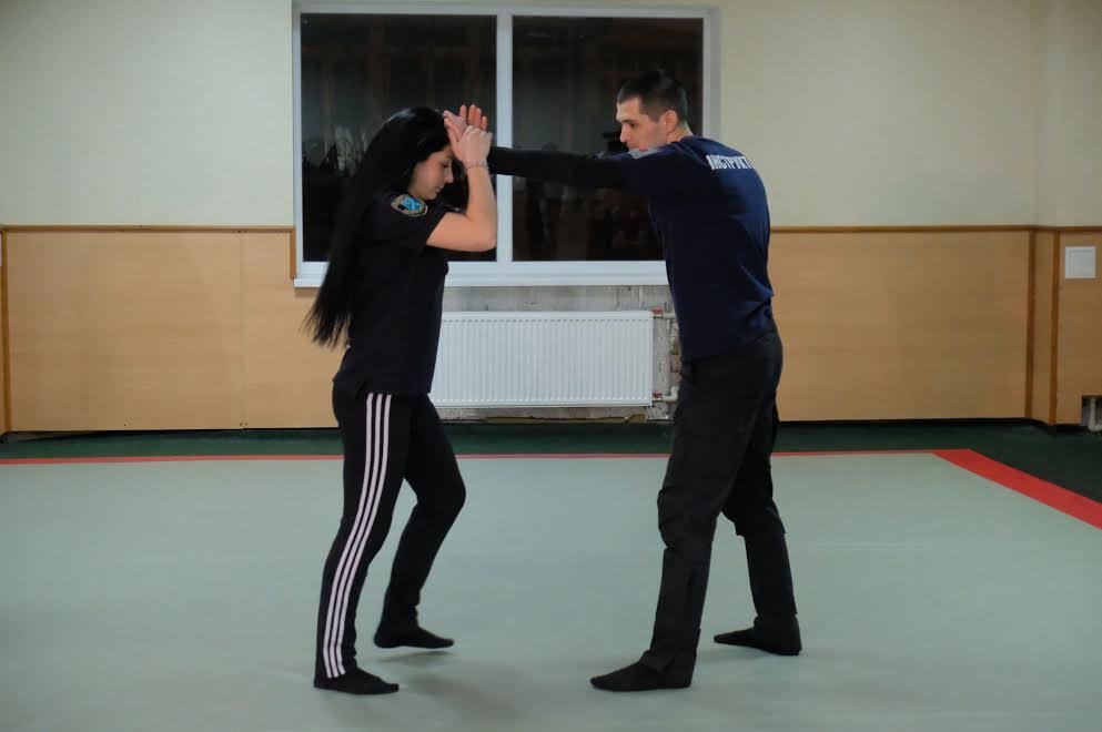 В Днепре женщин учат эффективным приемам самозащиты (ФОТО) 3