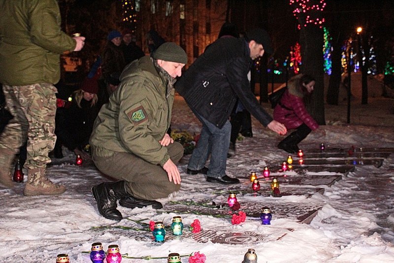 Две страны - одна боль: в Днепре почтили память погибших в Баку, в АТО и на Майдане (ФОТО, ВИДЕО) 7