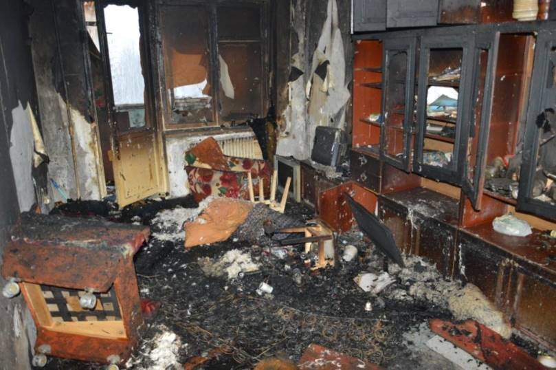 Пожар в Днепре: из 9-этажки эвакуировали детей, пострадал мужчина (ФОТО) 2