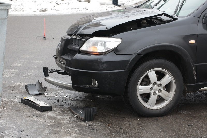 ДТП в центре Днепра: столкнулись Volkswagen и Mitsubishi (ФОТО) 3