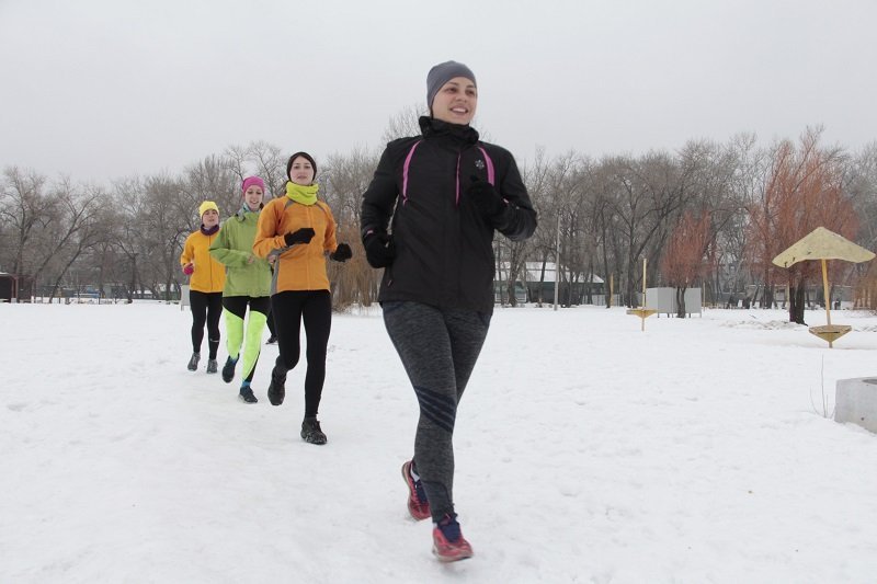 Девушки Днепра бегали по острову и ныряли в ледяную воду: зачем и как это было (ФОТО, ВИДЕО) 6