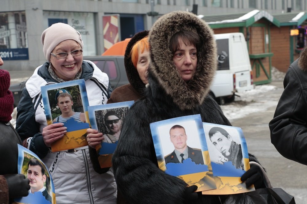Жители Днепра вышли на протест против российской агрессии (ФОТО, ВИДЕО) 14