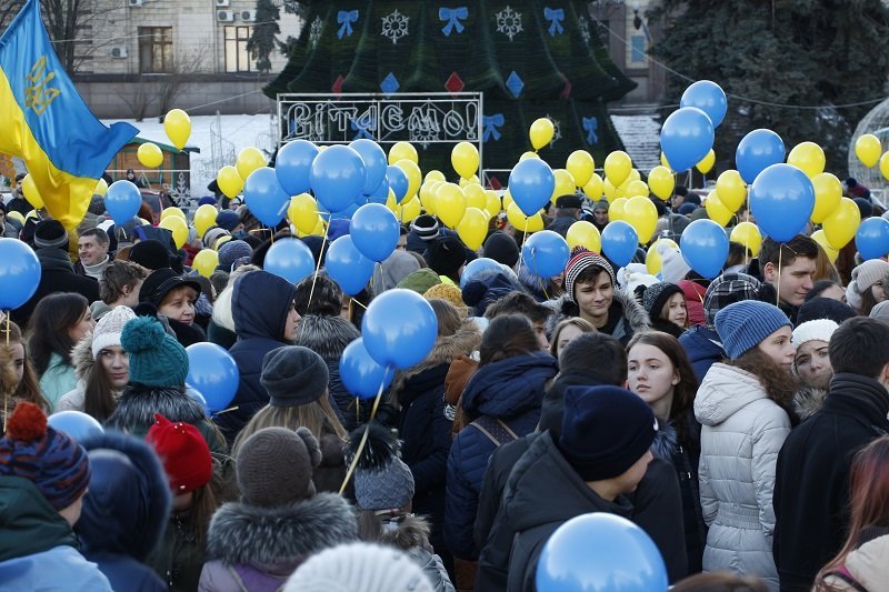 Сотни шаров в небе: в центре Днепра прошел желто-синий флешмоб (ФОТО, ВИДЕО) 4