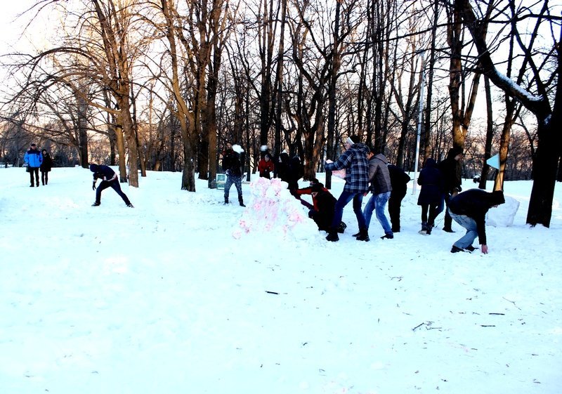 Жители Днепра сражались в снежной битве (ФОТО, ВИДЕО) 6