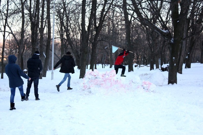 Жители Днепра сражались в снежной битве (ФОТО, ВИДЕО) 13