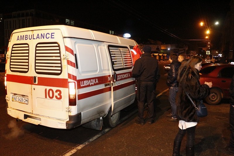 Праздник продолжается: на площади Героев Майдана произошла масштабная драка (ФОТО) 1