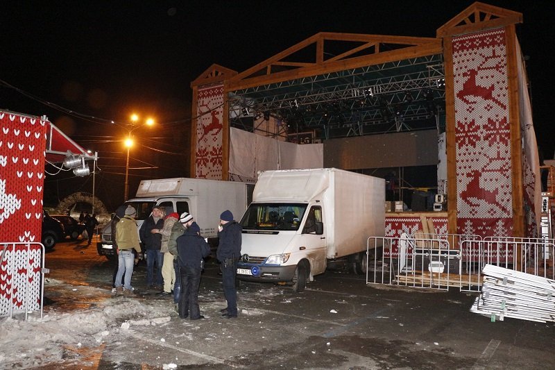 Праздник продолжается: на площади Героев Майдана произошла масштабная драка (ФОТО) 2