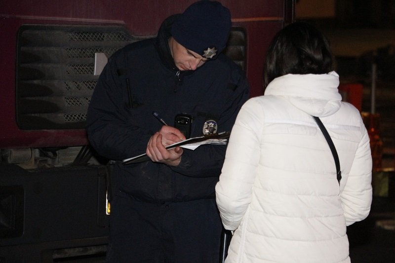 Праздник продолжается: на площади Героев Майдана произошла масштабная драка (ФОТО) 4