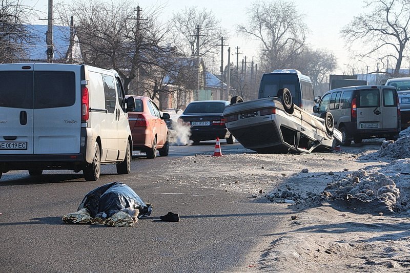 Страшная авария на Передовой: перевернулся автомобиль, пешехода сбили насмерть (ФОТО) 9