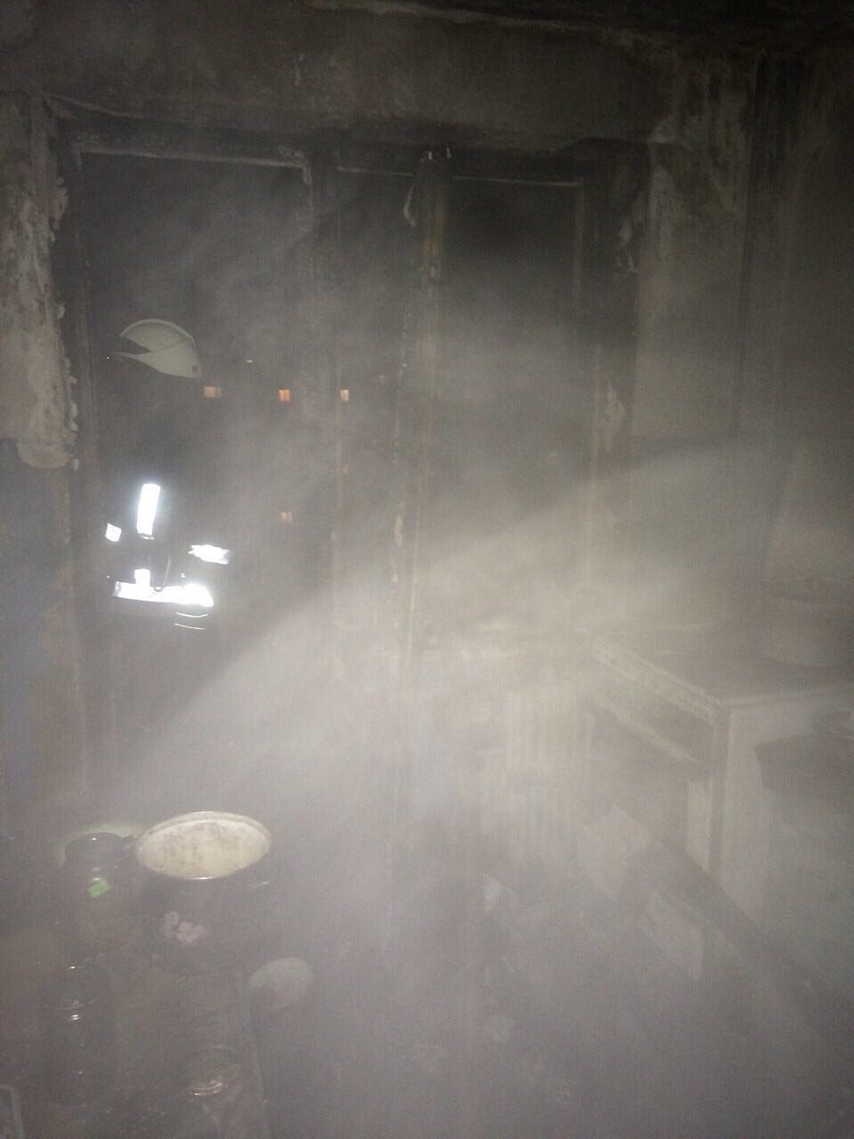 Город грехов: в Днепре горел балкон, были взрывы и стрельба (ФОТО) 3