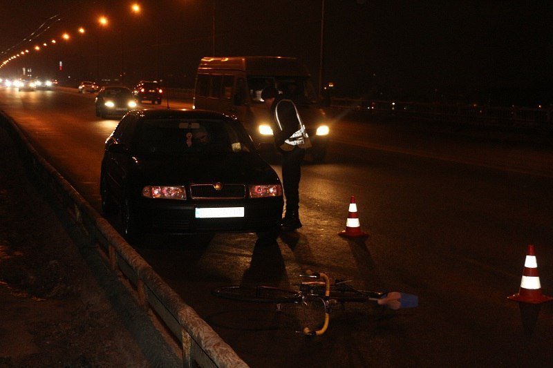 На Новом мосту сбили велосипедиста (ФОТО) 5