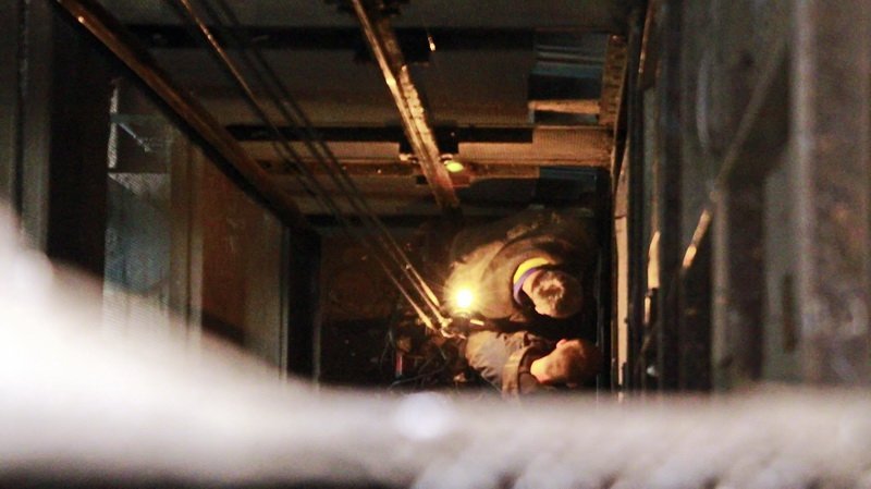 Как на Набережной в домах лифты ремонтируют: открытые шахты и мусор (ФОТО, ВИДЕО) 5