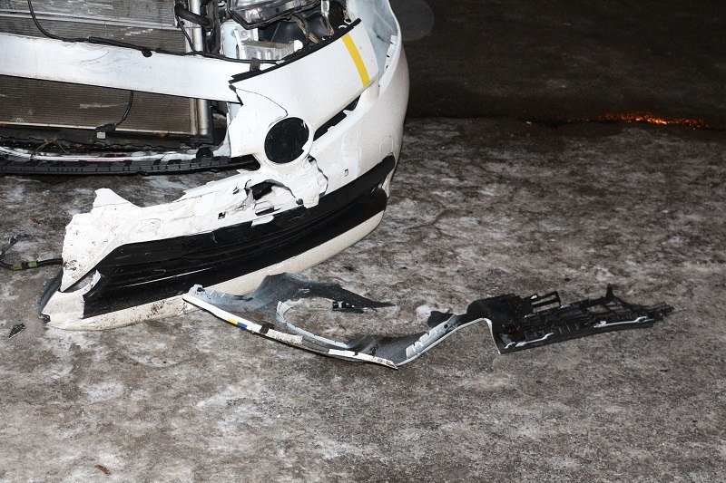 Возле "Метеора" автомобиль Mitsubishi столкнулся с полицейскими на Toyota Prius (ФОТО) 2