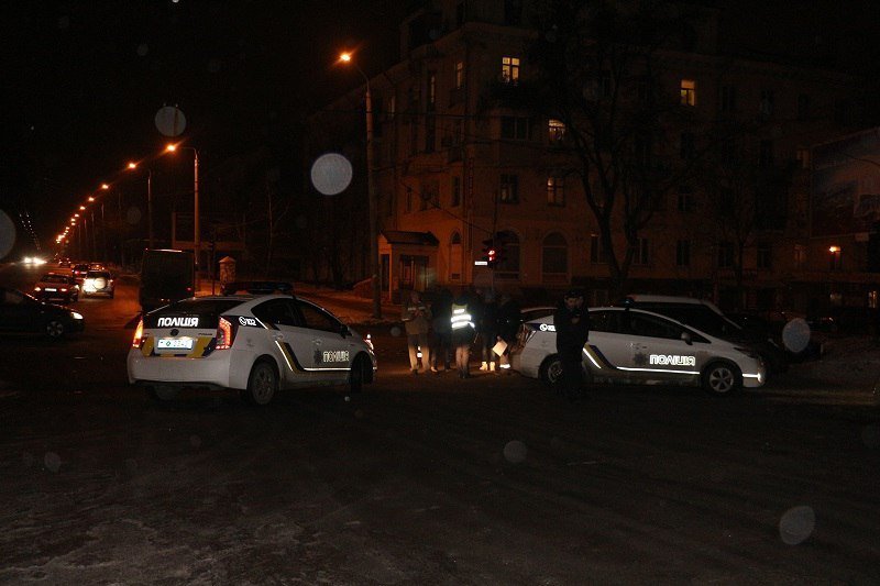 Возле "Метеора" автомобиль Mitsubishi столкнулся с полицейскими на Toyota Prius (ФОТО) 4