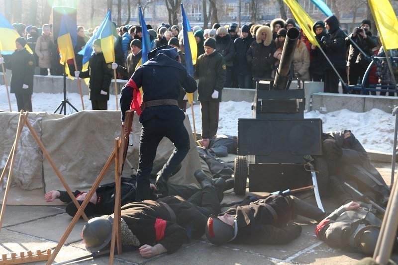 Они сражались за Украину: в Днепре почтили память героев Крут (ФОТО) 5