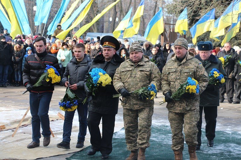 Они сражались за Украину: в Днепре почтили память героев Крут (ФОТО) 10