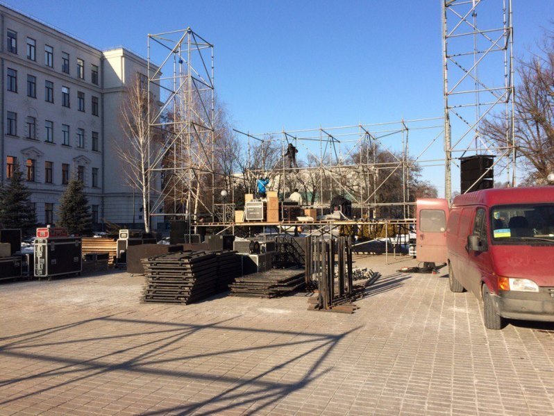 В центре Днепра устанавливают сцену: что здесь будет (ФОТО) 2