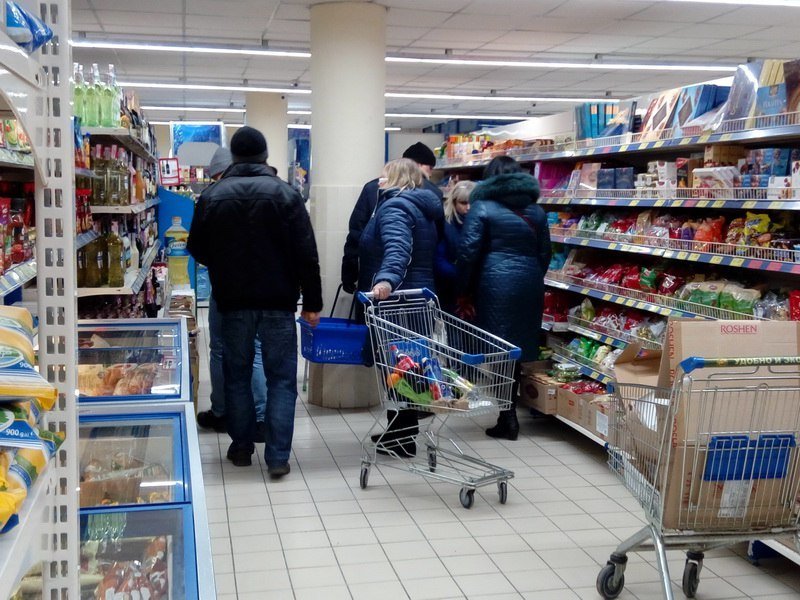 Проверено Информатором: испорченные продукты, пыль и грязь в "АТБ" (ФОТО) 4