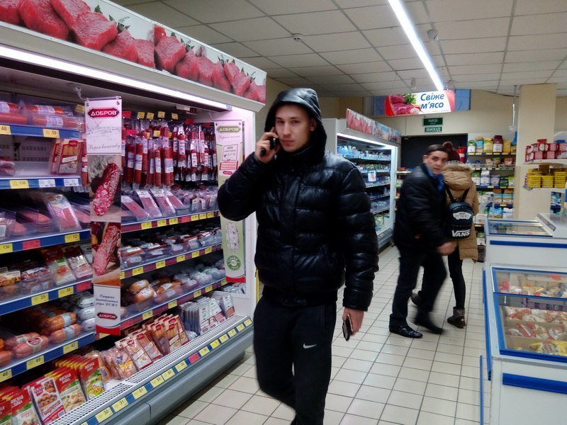 Проверено Информатором: испорченные продукты, пыль и грязь в "АТБ" (ФОТО) 11