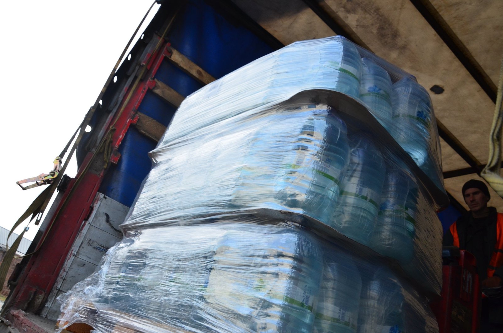 Как в Днепре помогают Авдеевке (ФОТО) 1