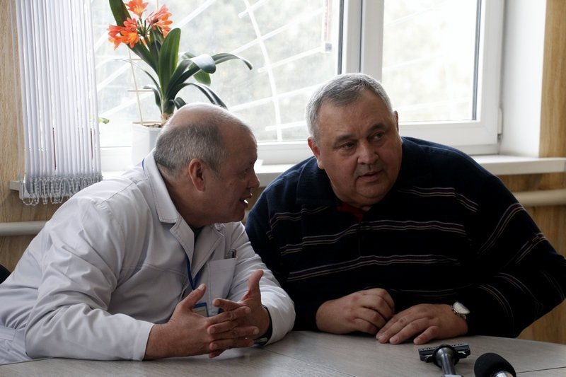 Волонтеры подарили больницам Днепра инвентарь и медицинское оборудование (ФОТО) 1