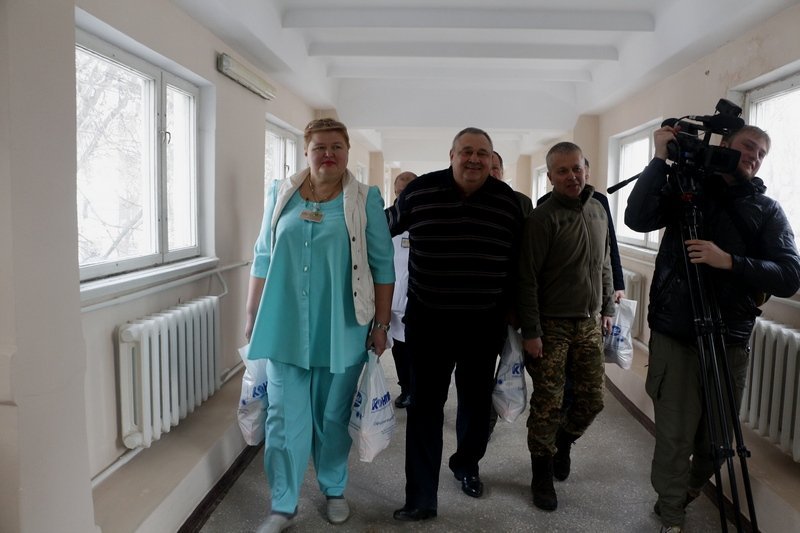Волонтеры подарили больницам Днепра инвентарь и медицинское оборудование (ФОТО) 3