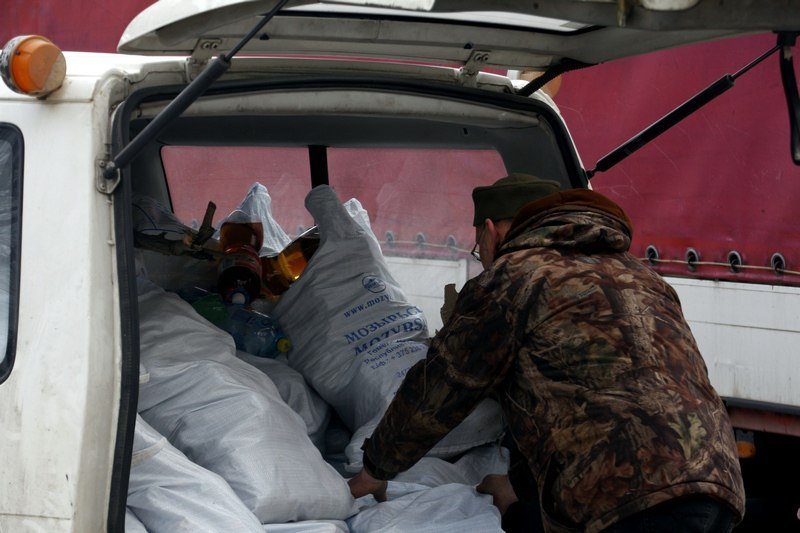 Днепр отправил первую партию помощи в Авдеевку (ФОТО) 3