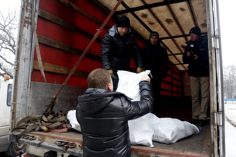 Днепр отправил первую партию помощи в Авдеевку (ФОТО) 5