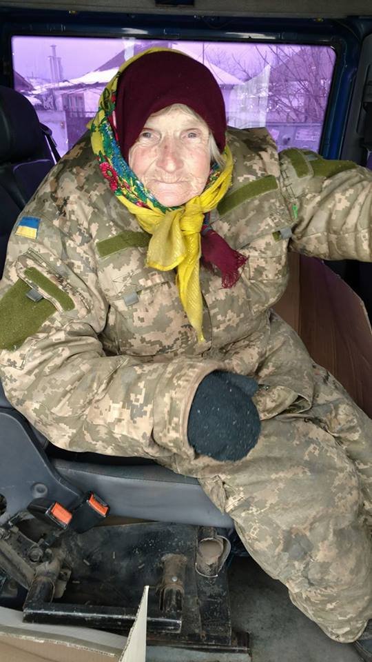 Минутка добра: в Днепре помогли замерзшей бабушке (ФОТО, ОБНОВЛЕНО) 2