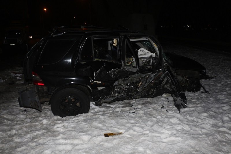 ДТП на Набережной: водитель снес световые опоры и перевернулся (ФОТО) 4