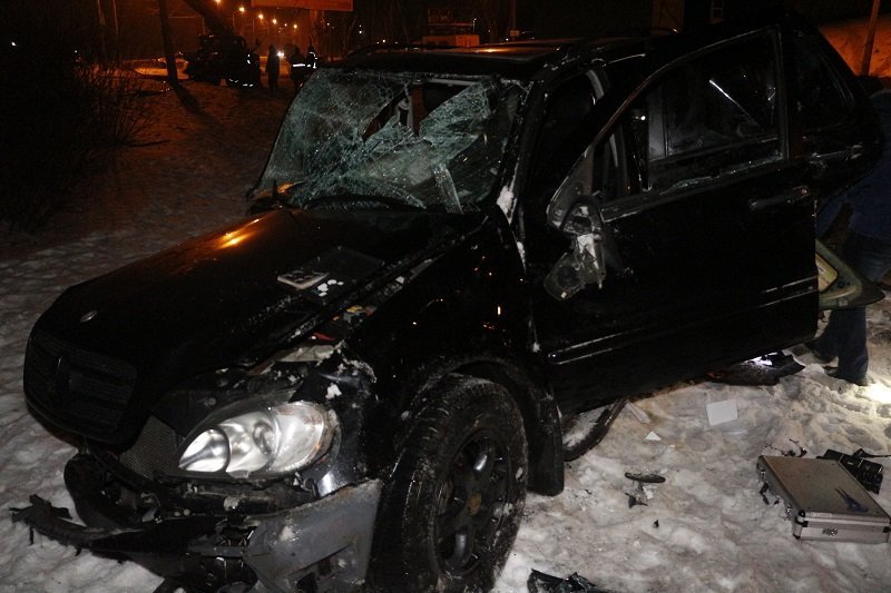 ДТП на Набережной: водитель снес световые опоры и перевернулся (ФОТО) 6